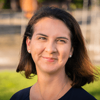 Headshot photo of Carolina Aragon